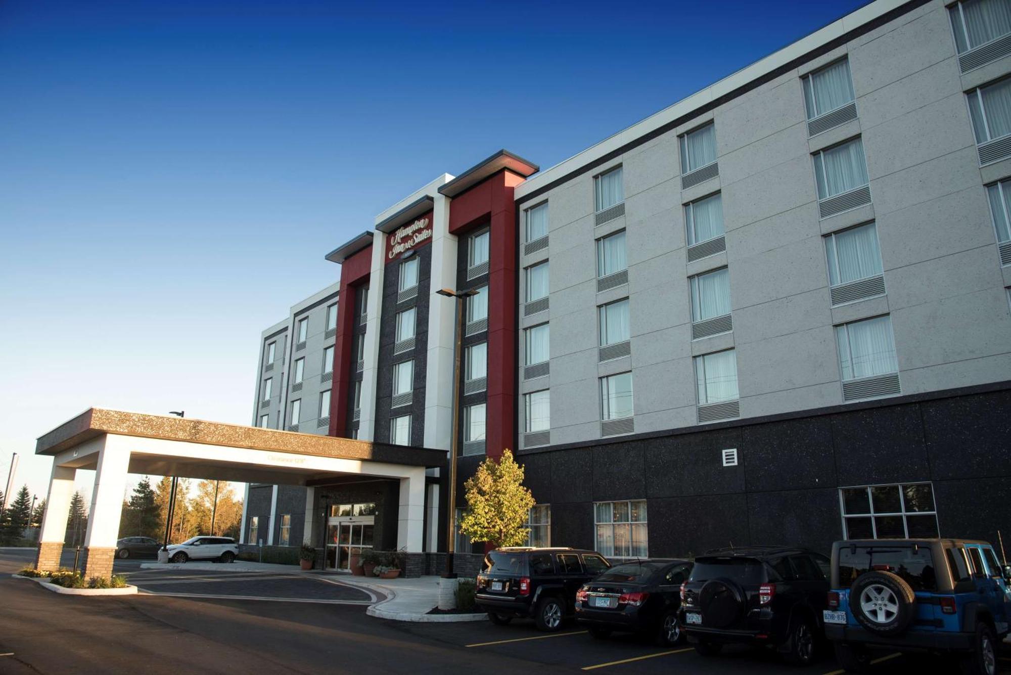 Hampton & By Hilton Hotel 3*