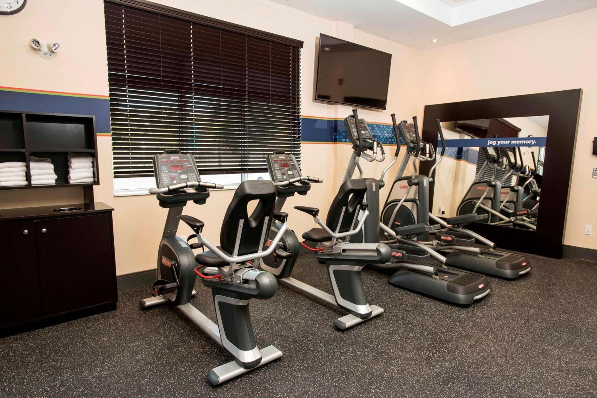 Hotel Hampton & By Hilton