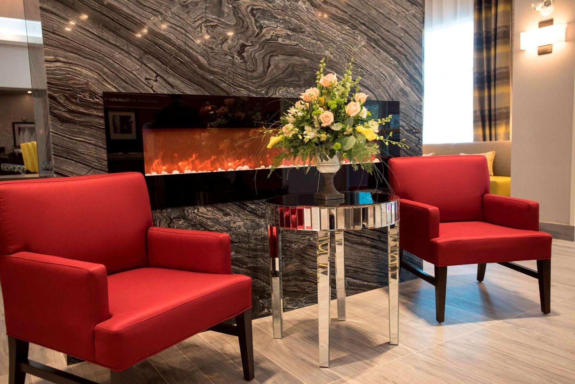 Hampton & By Hilton Hotel 3*